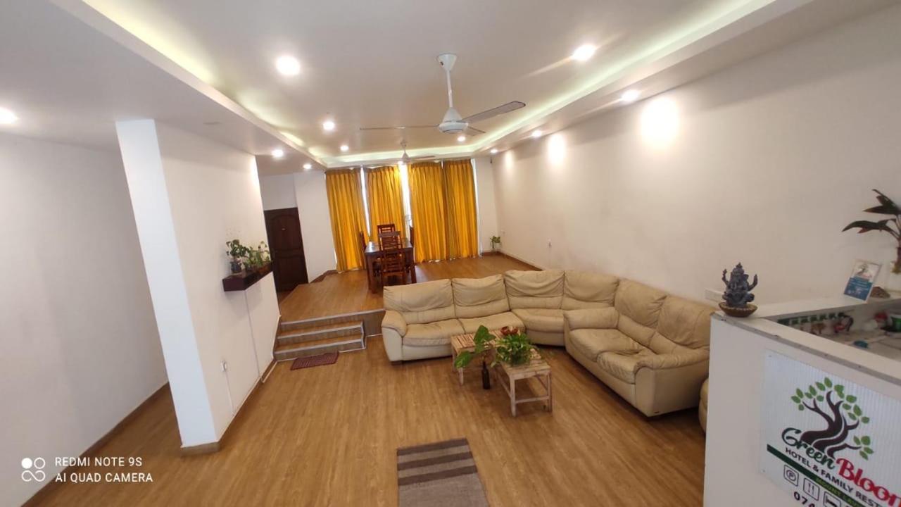 Green Bloom Dehiwala-Mount Lavinia Екстериор снимка