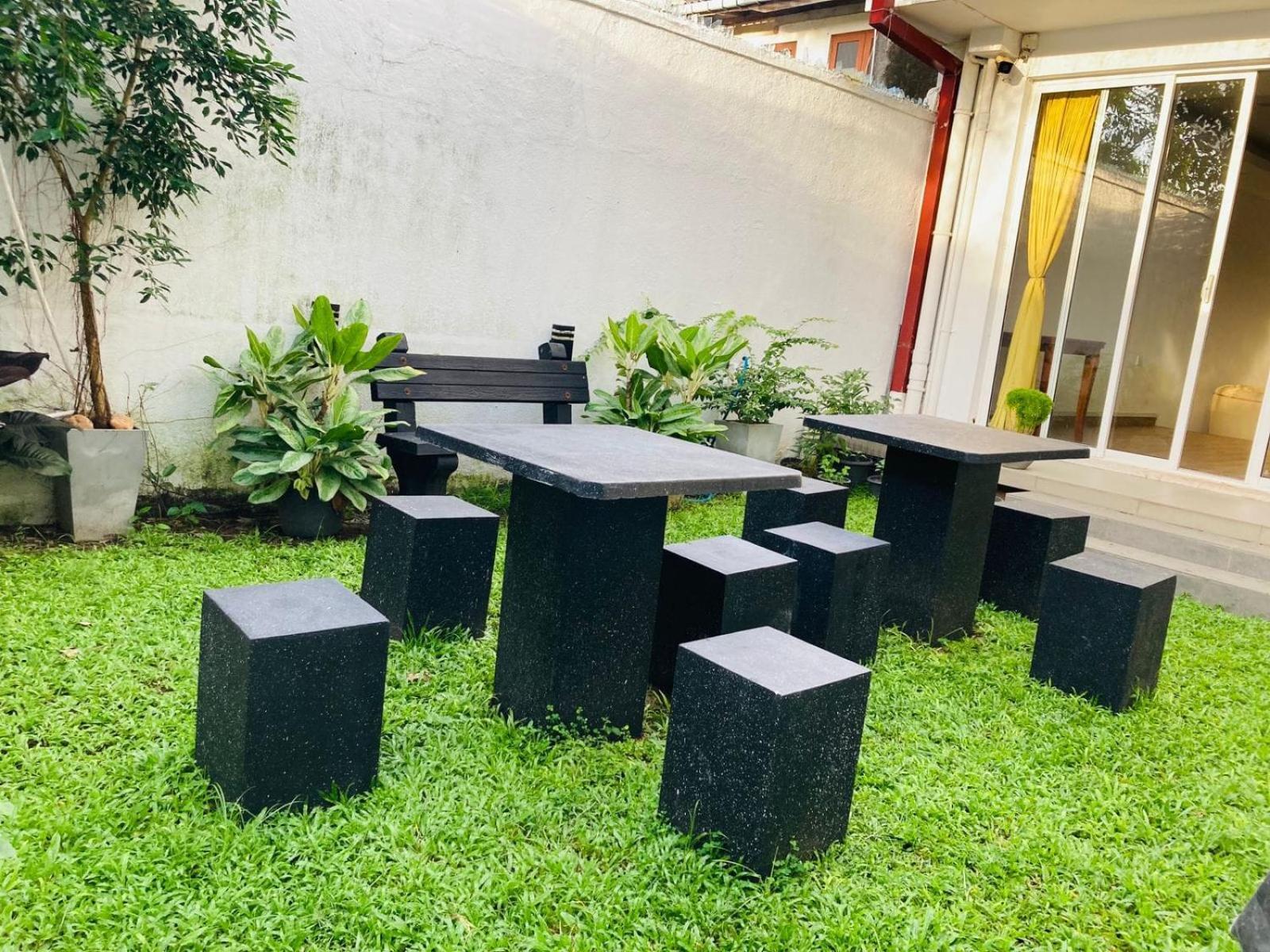 Green Bloom Dehiwala-Mount Lavinia Екстериор снимка