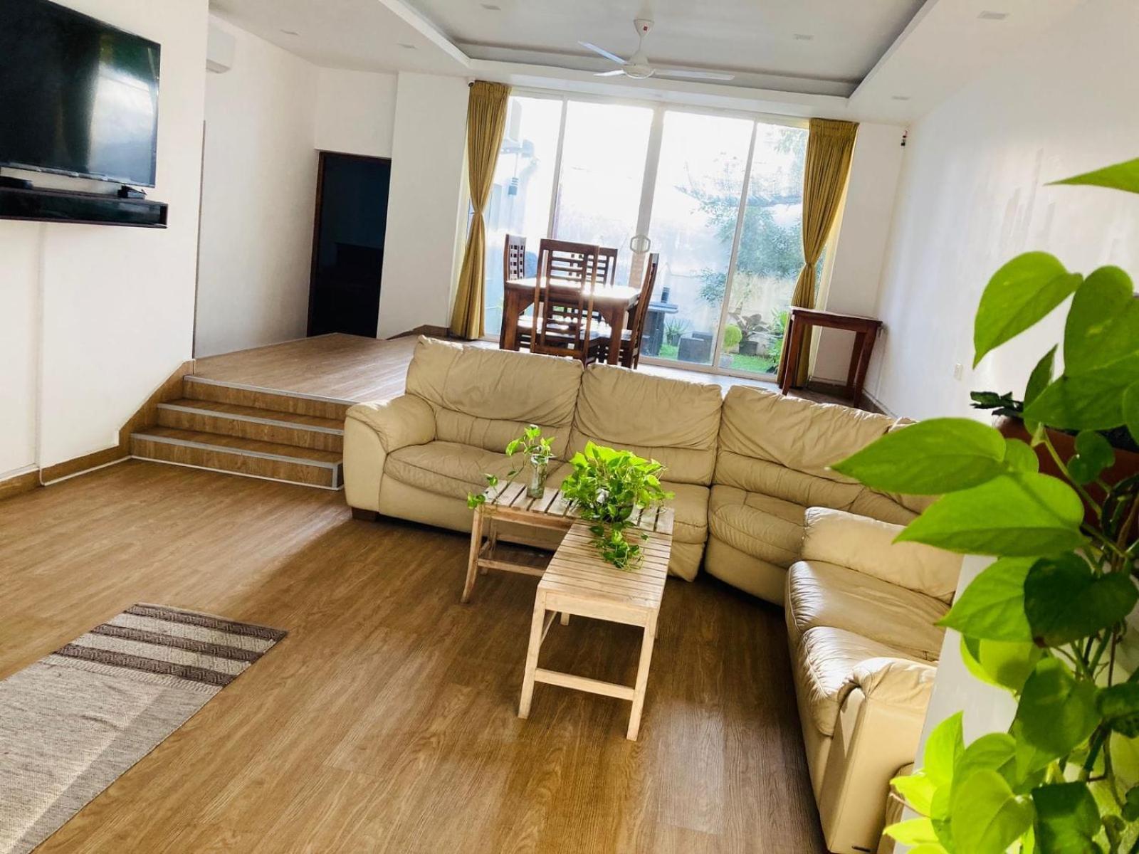 Green Bloom Dehiwala-Mount Lavinia Екстериор снимка
